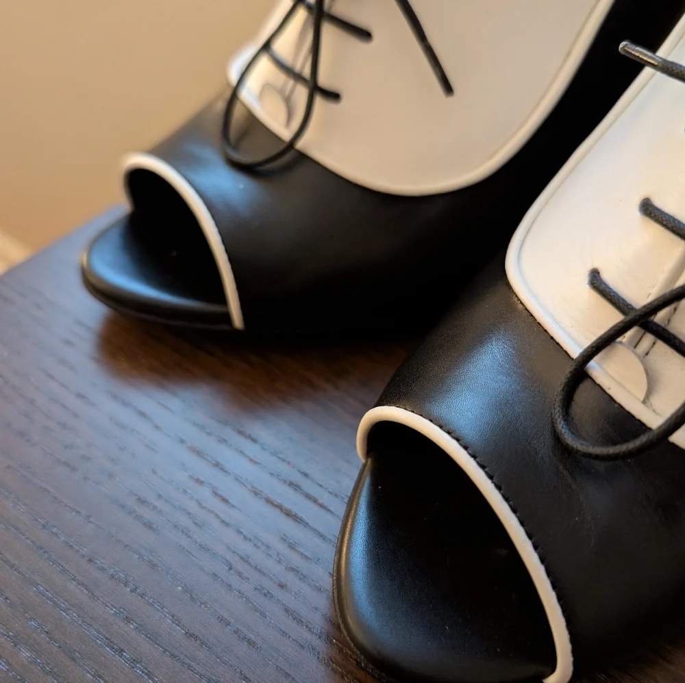 RALPH LAUREN PURPLE LABEL Katia/Spectator Heels W/DUST BAG. - Picture 10 of 16